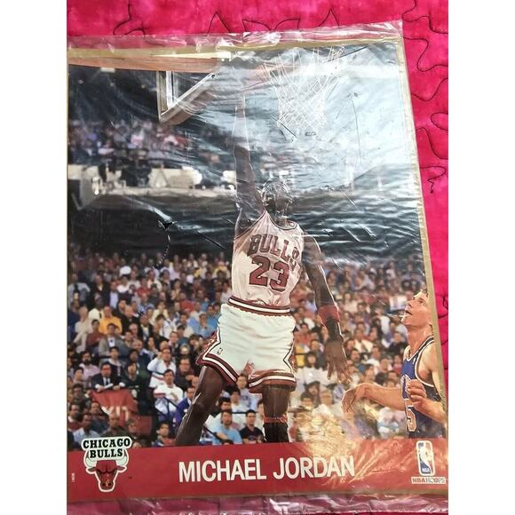 SEALED 8" x 10" MICHAEL JORDAN 1990 NBA HOOPS ACTION PHOTOS BULLS POSTER CARD - Picture 2 of 3